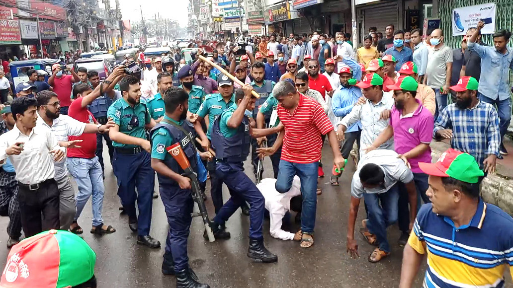 যুবদলের পৃথক মিছিল পুলিশের বাধা