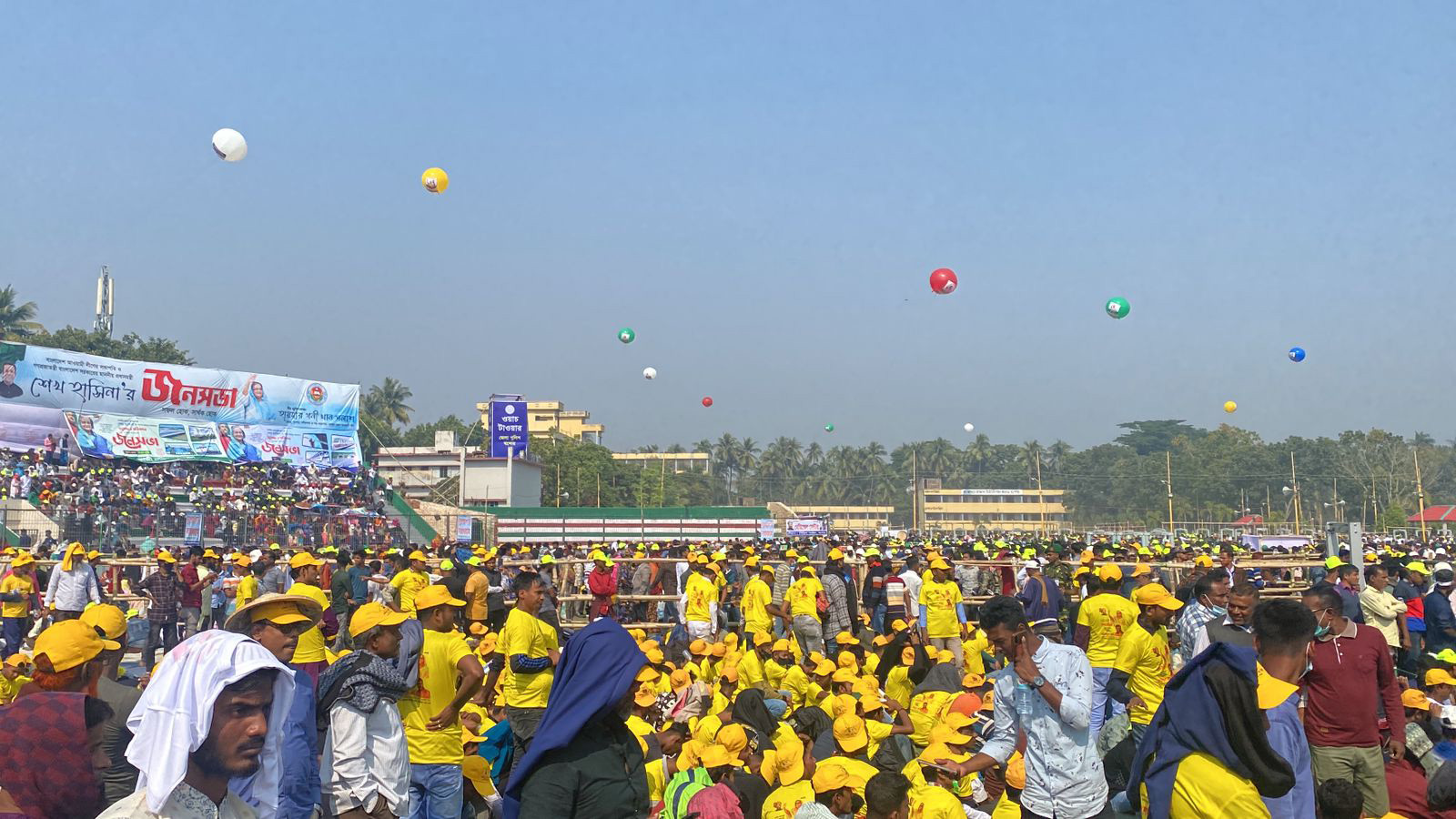 সমাবেশস্থলে শেখ হাসিনা, জনসমুদ্রে রূপ নিয়েছে যশোর স্টেডিয়াম