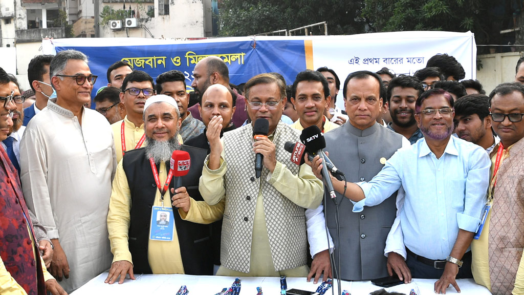 ‘প্রধানমন্ত্রীর অনুষ্ঠানের নাশতাও ন খাই এই মেজবানের লাই’