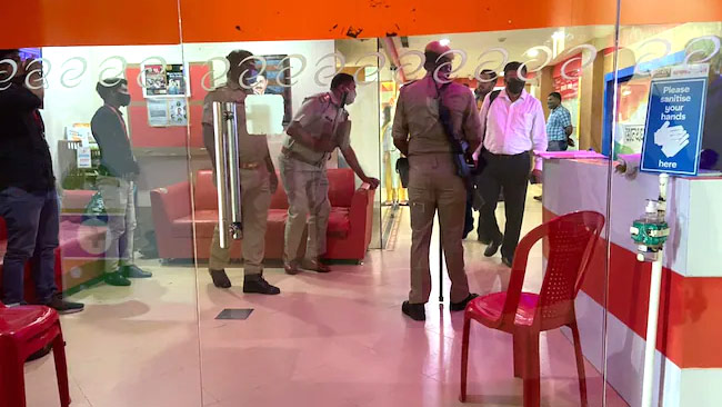 দৈনিক ভাস্কর পত্রিকার কার্যালয়ে কর কর্মকর্তাদের অভিযান