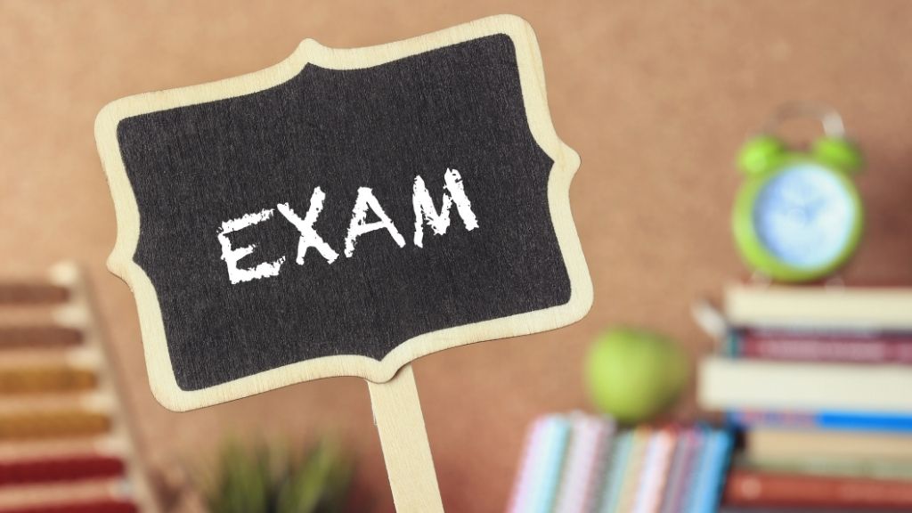 বাড়তি ফি নেওয়ার অভিযোগ