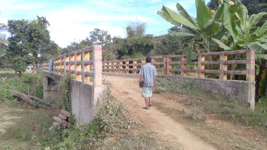 লুলাংছড়ি সংযোগ রাস্তায় ১৮ ফুট দৈর্ঘ্যের সেতু থাকেও নেই কোনো সড়ক। খাগড়াছড়ি, চট্টগ্রাম, ৪ ডিসেম্বর, ২০২১। ছবি: সমির মল্লিক