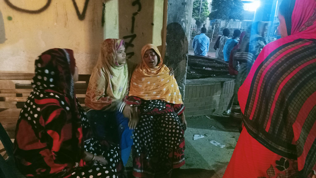 চাঁপাইনবাবগঞ্জে বাবার নসিমন থেকে পড়ে শিশুর মৃত্যু