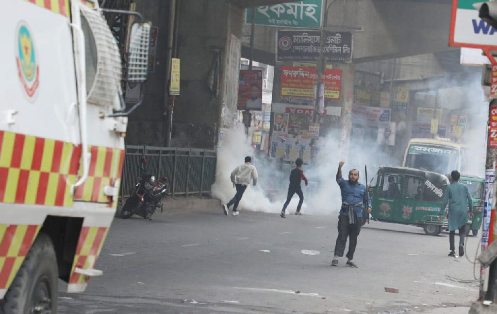 রাজধানীতে জামায়াত-পুলিশ সংঘর্ষ