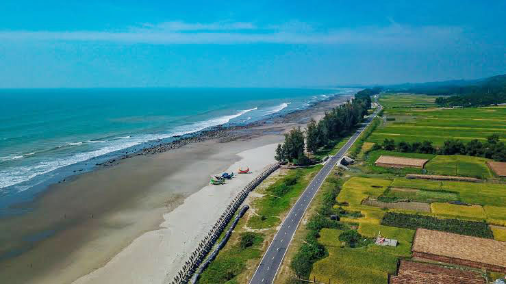 মেরিন ড্রাইভ সড়কে মোটরসাইকেল নিয়ন্ত্রণ হারিয়ে যুবক নিহত
