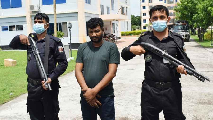 দম্পতিকে নির্যাতনের ঘটনায় যুবদল নেতা গ্রেপ্তার