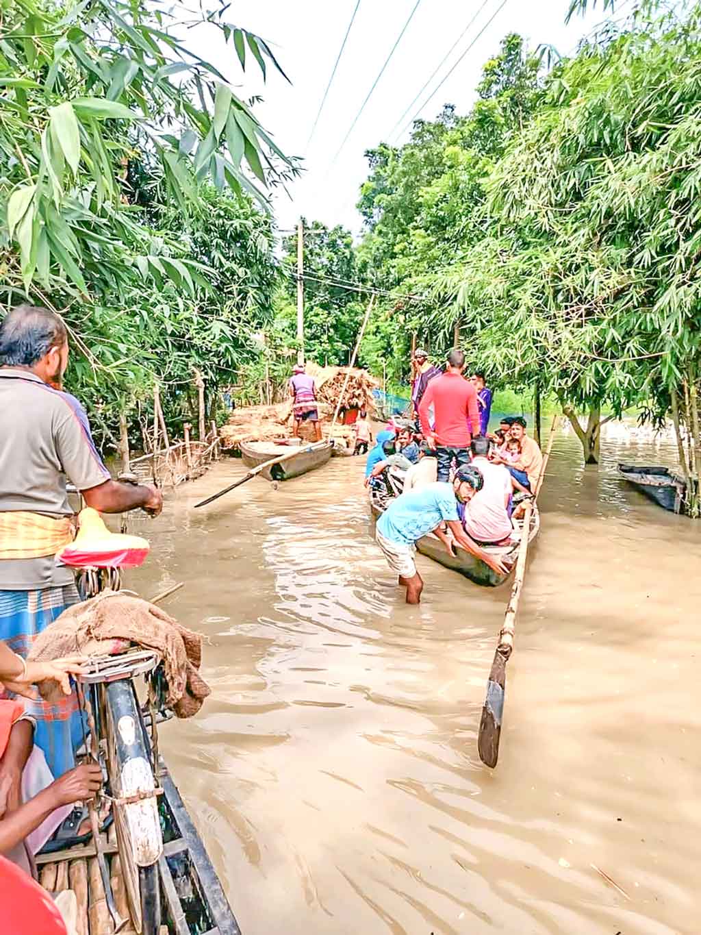 পানিবন্দী ৯ ইউনিয়নের মানুষ
