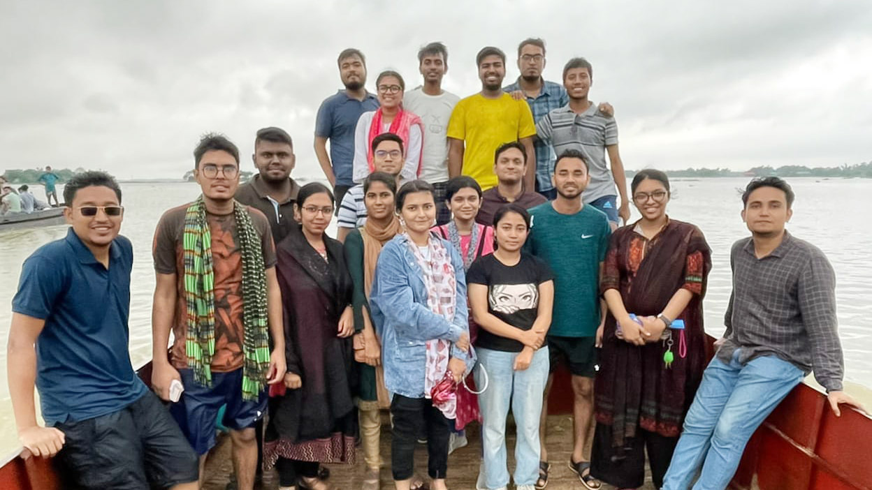 সুনামগঞ্জে বন্যায় আটকা পড়া ঢাবির ২১ শিক্ষার্থীকে উদ্ধার