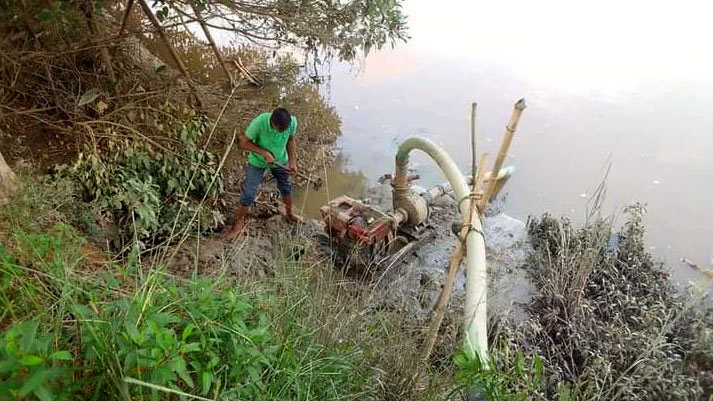ভ্রাম্যমাণ আদালতের অভিযানে ড্রেজার মেশিন জব্দ