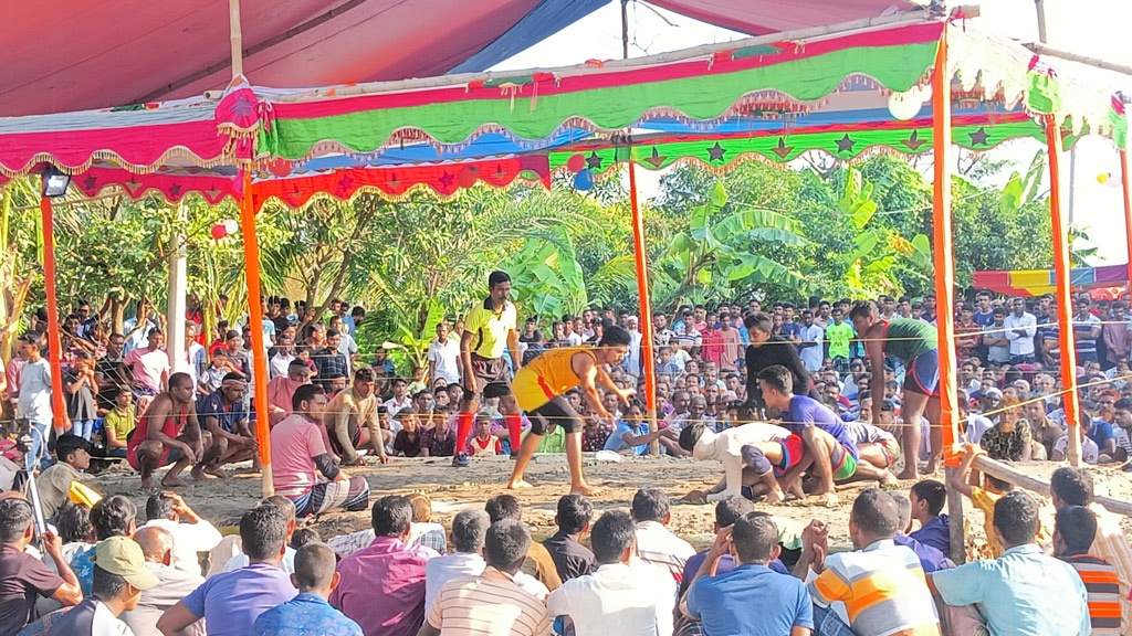 কেশবপুরে গ্রামবাংলার ঐতিহ্যবাহী হাডুডু খেলা