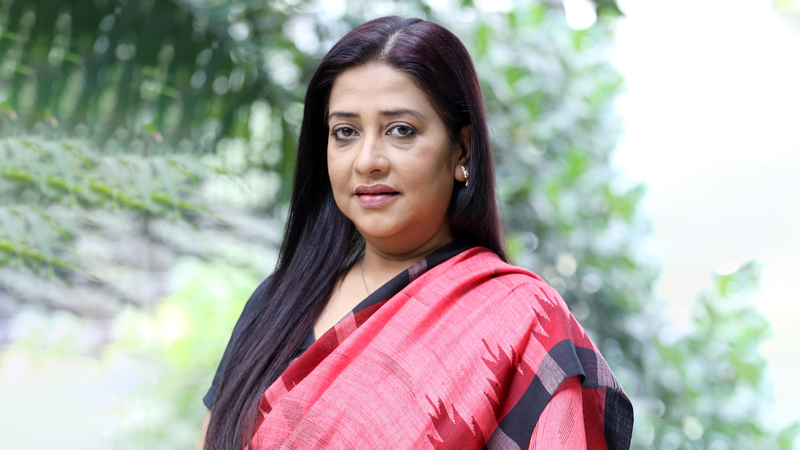 কানাডাতেই কাটছে সুবর্ণা মুস্তাফার জন্মদিন