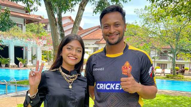 সাকিবকে গান গাওয়ার চ্যালেঞ্জ ‘মানিকে মাগে হিতের’ গায়িকার