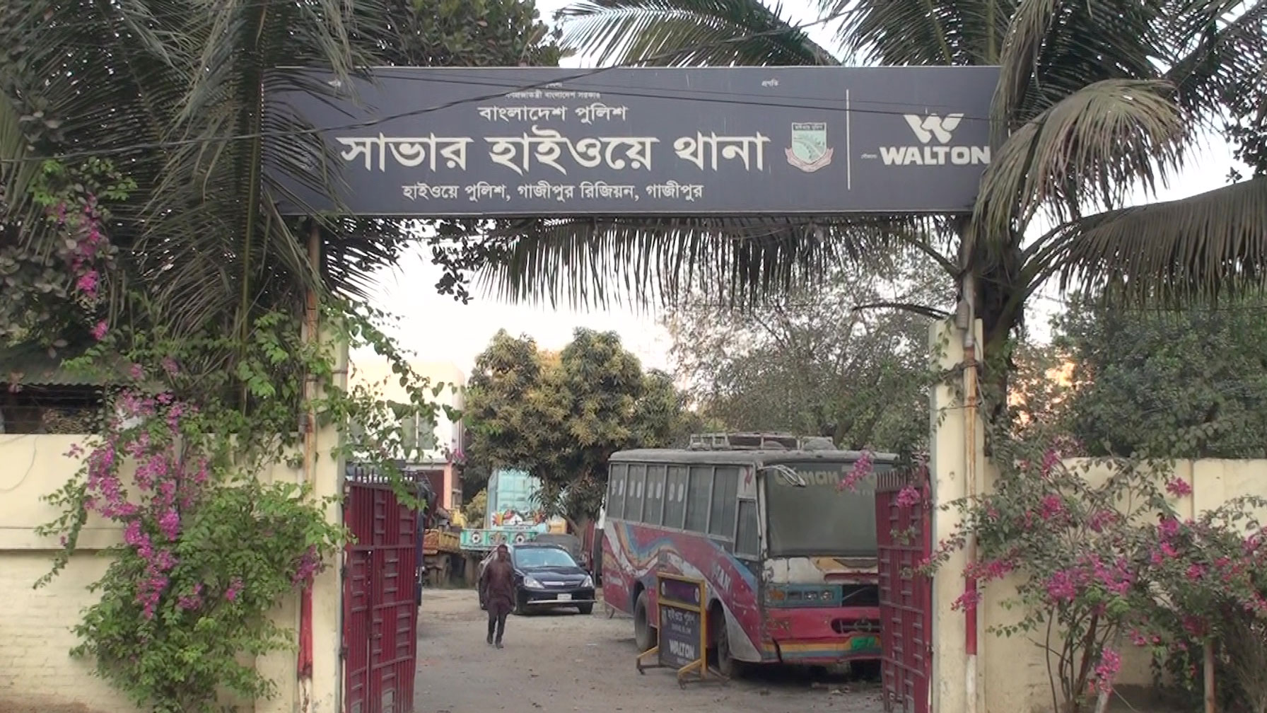 ঢাকা-আরিচা মহাসড়কে বিভাজকের ওপর মোটরসাইকেল, নিহত ২