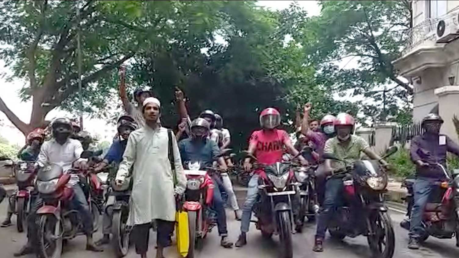 ই-অরেঞ্জ ভুক্তভোগী কেন্দ্রীয় কমিটির প্রতিবাদী মোটর শোভাযাত্রা