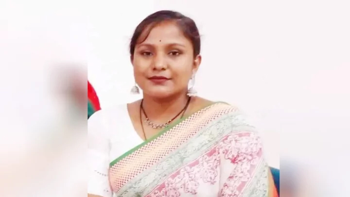 ফেসবুকে স্ট্যাটাস দিয়ে আবৃত্তিশিল্পীর আত্মহত্যা, প্ররোচনা মামলায় প্রেমিক গ্রেপ্তার