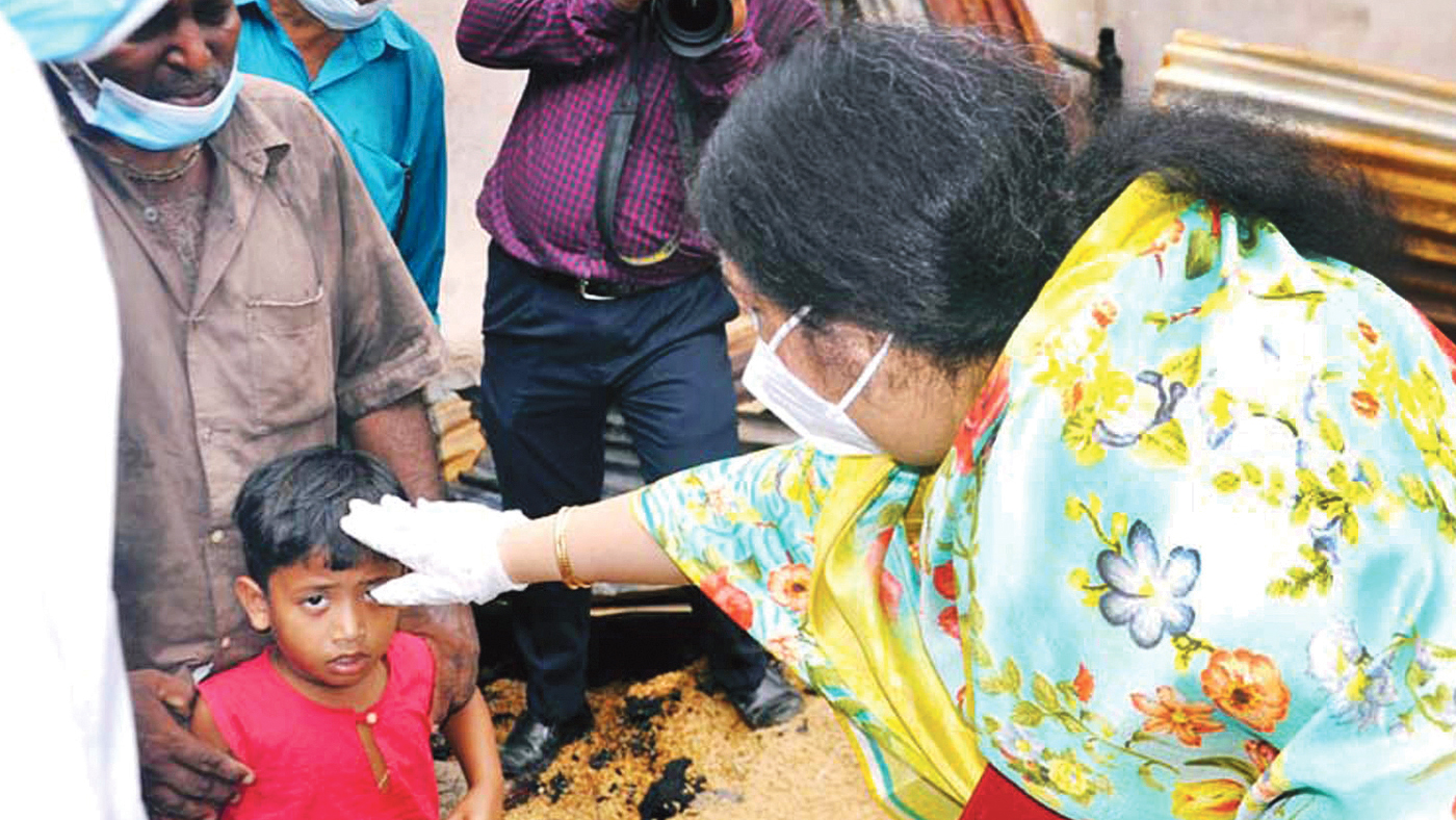 সুখের কুঠিরের পোড়া ছাই  হাতে কাঁদছেন সুফলারা