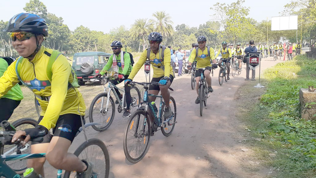 যৌথ সাইক্লিং অভিযান টিমের ভারতে প্রবেশ