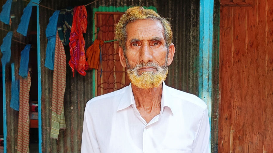 বঙ্গবন্ধুর পাওয়া উপহারের স্মৃতি আজও আগলে রেখেছেন ঘিওরের মুন্নাফ