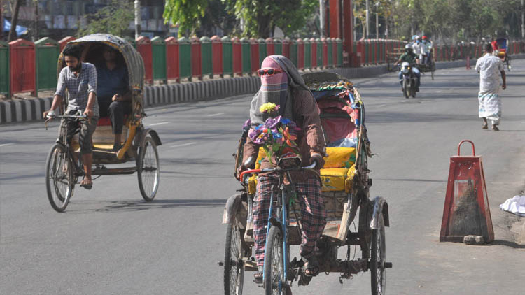 করোনায় মাসিক আয় কমেছে ৭৭ শতাংশ পরিবারে