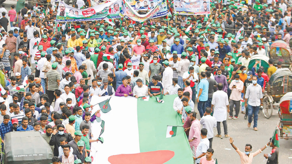 যুবলীগের আনন্দ র‍্যালিতে বিষাদে চাকরিপ্রত্যাশীরা