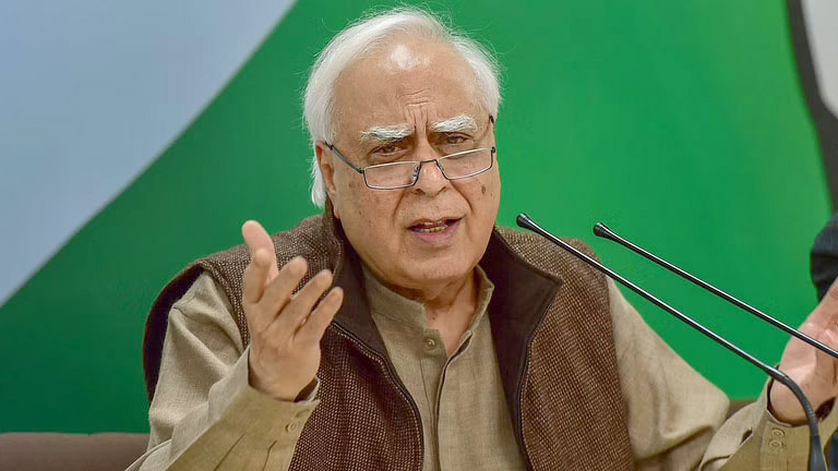 কংগ্রেস ছাড়লেন কপিল সিব্বাল
