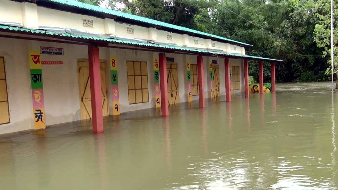 নতুন করে প্লাবিত হচ্ছে সুনামগঞ্জ পৌর শহরের আবাসিক এলাকা