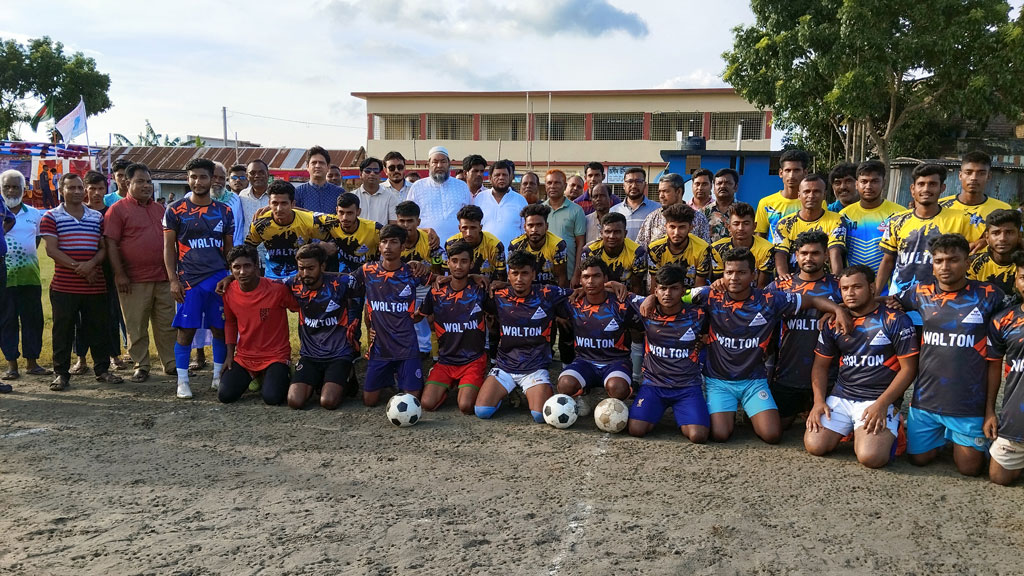 কুষ্টিয়ায় ওয়ালটনের উদ্যোগে দিনব্যাপী ফুটবল টুর্নামেন্ট অনুষ্ঠিত 