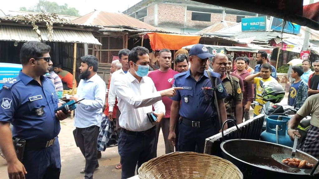 পচা ডিম দিয়ে ইফতার তৈরি, হোটেল মালিকদের জরিমানা