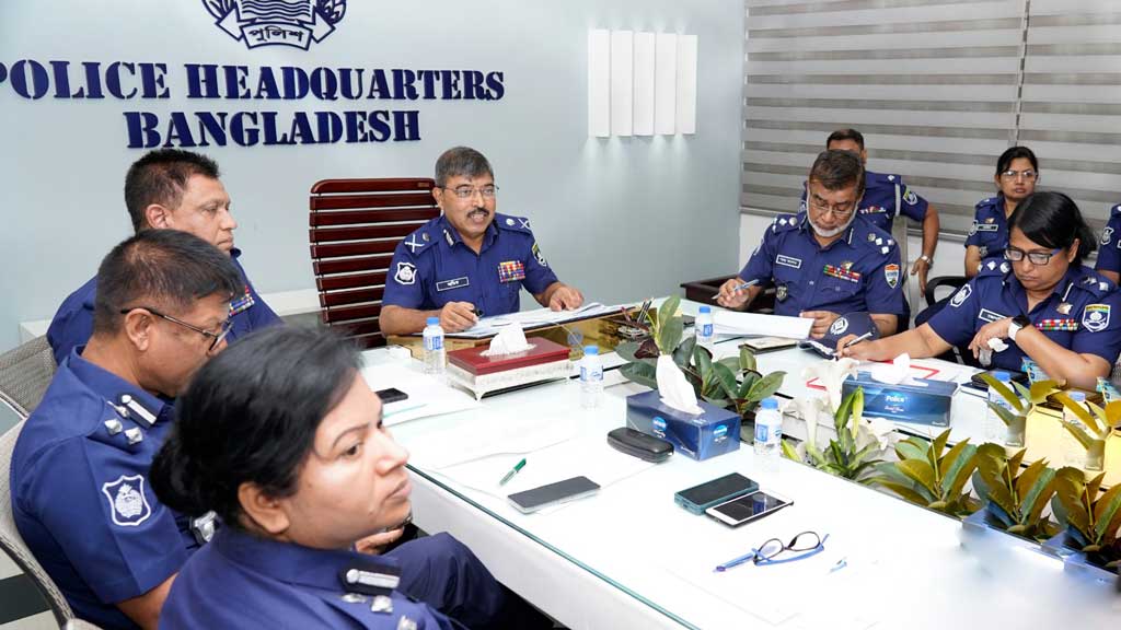 ‘নো হেলমেট, নো ফুয়েল’ বাস্তবায়নে মাঠে নামছে পুলিশ