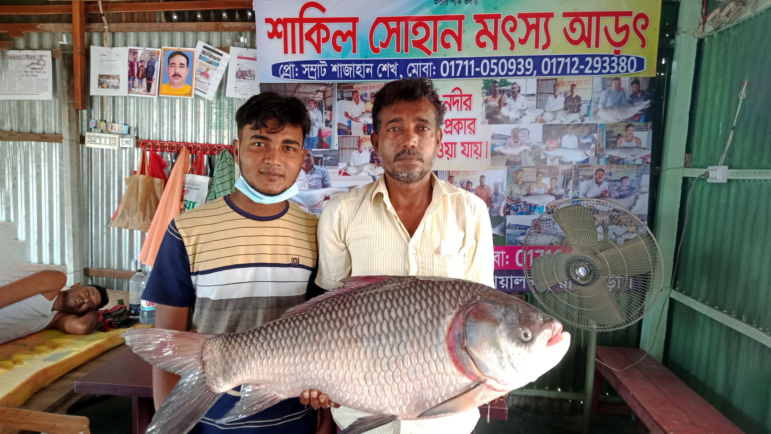 পদ্মায় ধরা পড়ল ১৬ কেজির কাতল