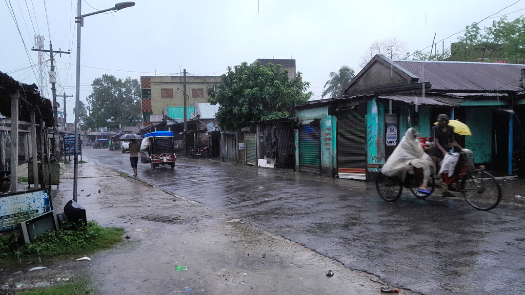 কুষ্টিয়ায় রেকর্ড ১১৩ মিলিমিটার বৃষ্টিপাত, দুর্ভোগ চরমে 