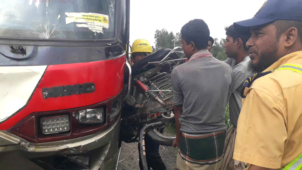 কালিহাতীতে বাসচাপায় ২ মোটরসাইকেল আরোহী নিহত