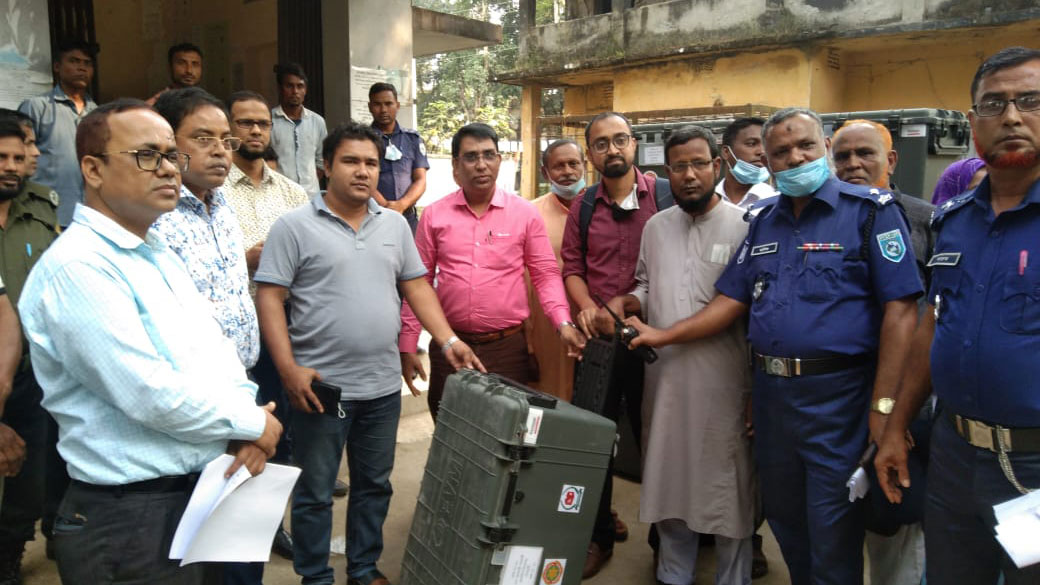ঘোড়াঘাট পৌরসভার ভোট আজ