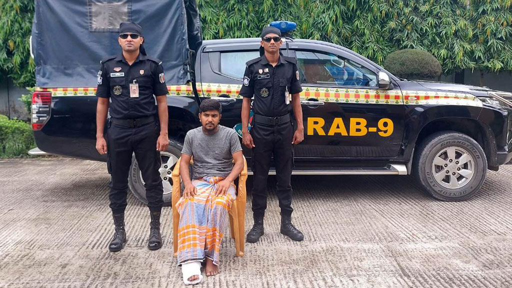 সিলেটে সড়ক দুর্ঘটনায় ১৫ জন নিহত: ট্রাকচালক গ্রেপ্তার