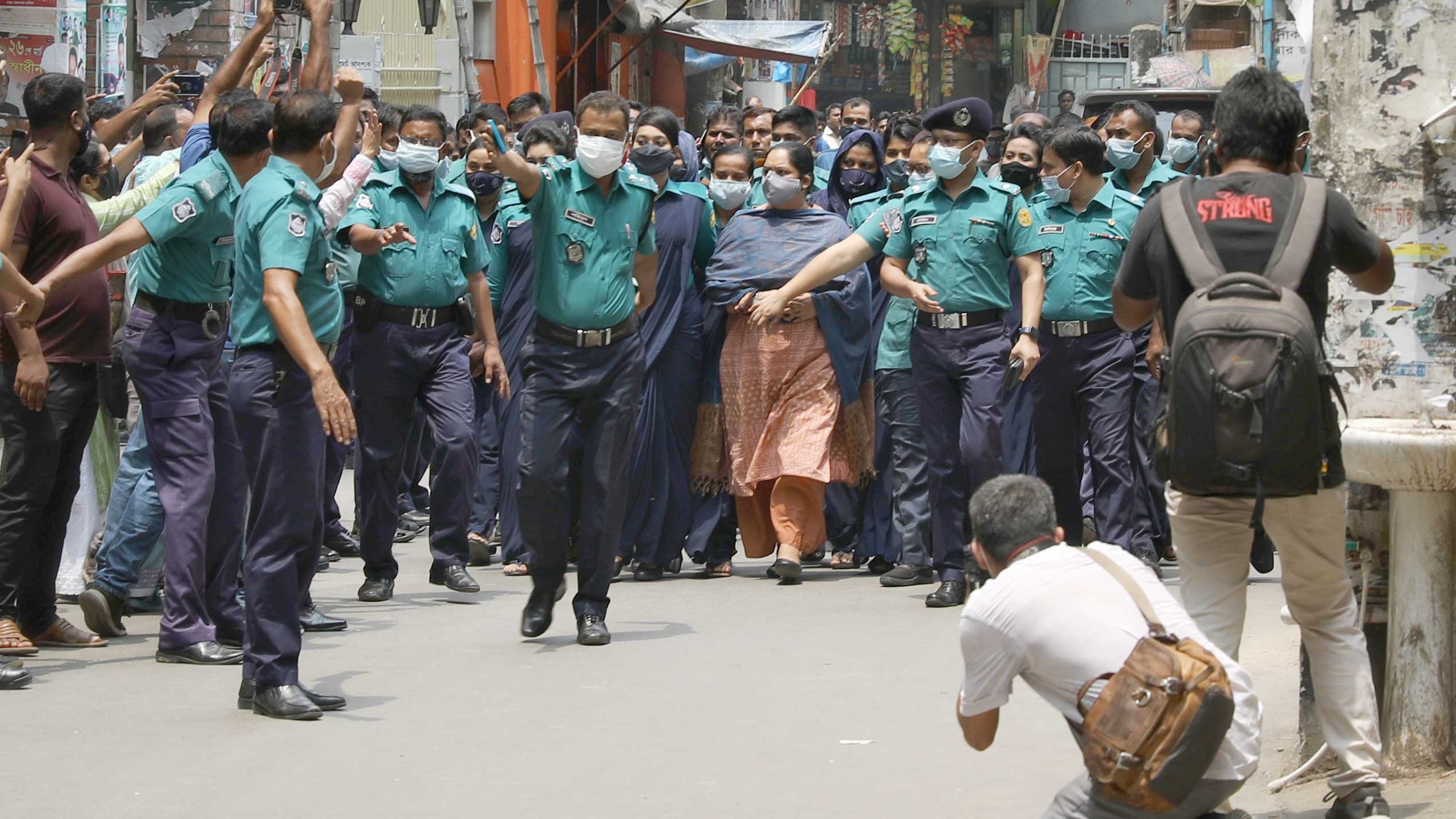 রোজিনার মুক্তির দাবিতে জাতীয় প্রেসক্লাবে বিভিন্ন সংগঠনের বিক্ষোভ