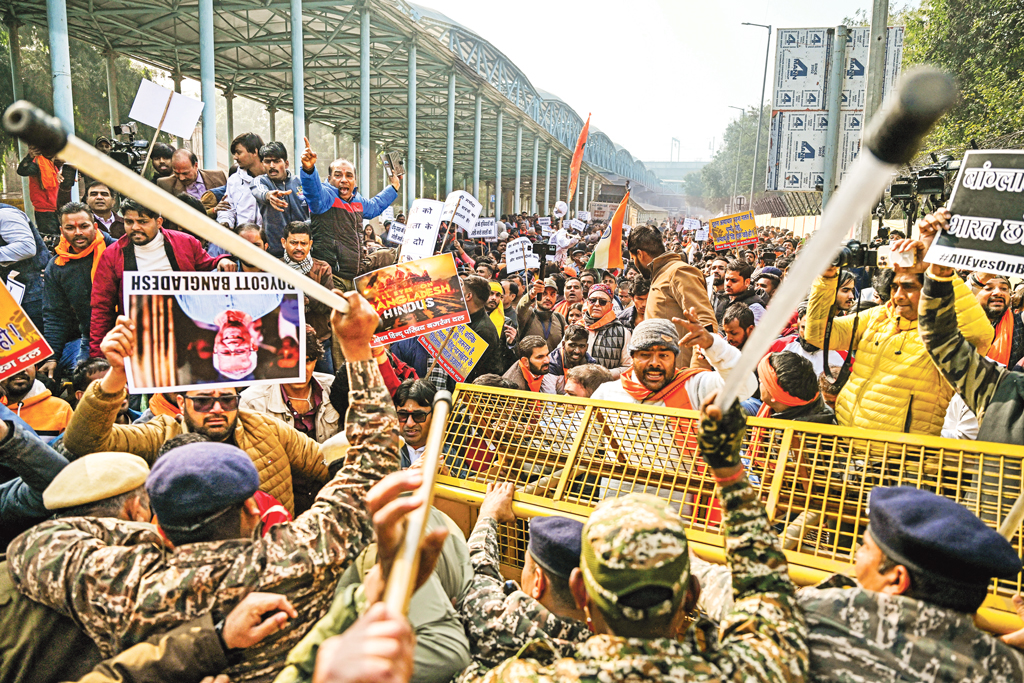 বাংলাদেশ-ভারত সম্পর্ক: উত্তেজনা বাড়ছে দ্রুত