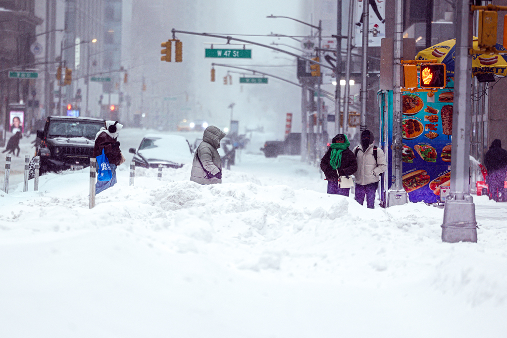 যুক্তরাষ্ট্রে তুষারঝড়ে বিদ্যুৎহীন ৮ লাখ বাড়ি