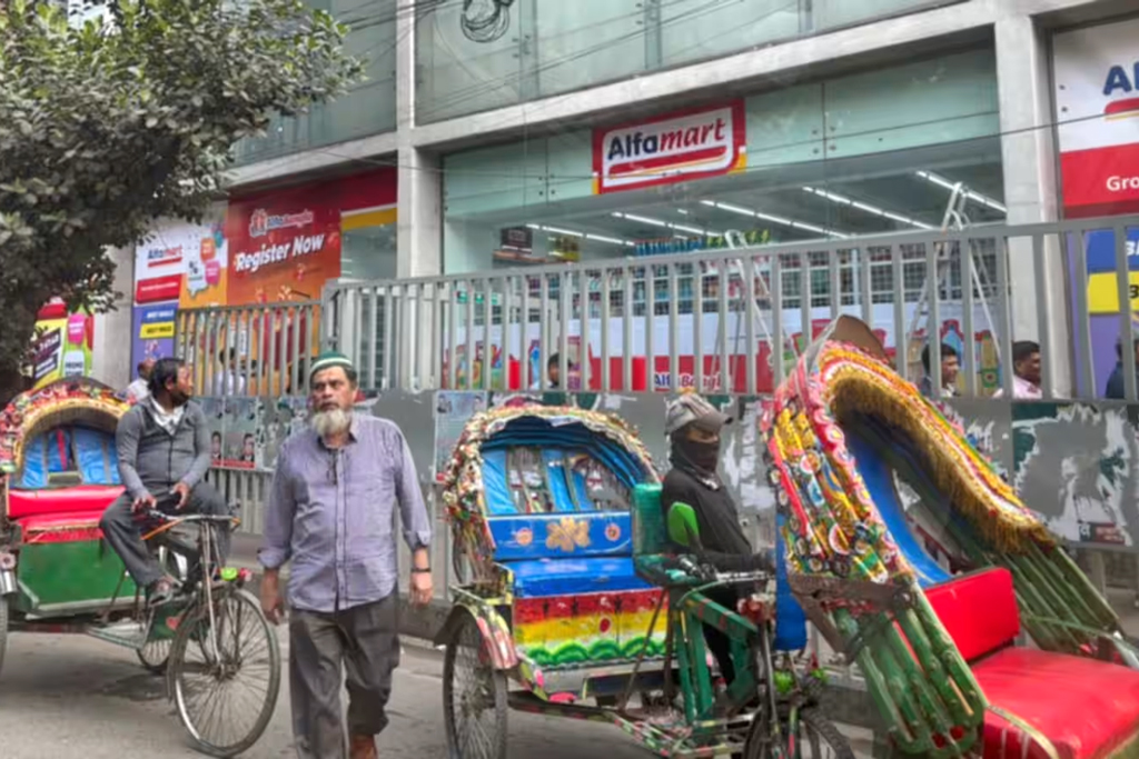 বাংলাদেশে ইন্দোনেশিয়ার চেইনশপ আলফামার্টের যাত্রা শুরু, শতাধিক স্টোর চালুর পরিকল্পনা