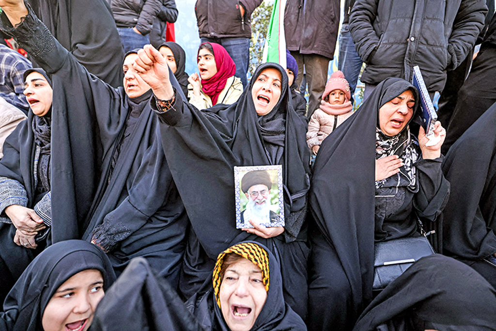 খামেনির মৃত্যুতে আঞ্চলিক অস্থিরতা সতর্কবার্তা