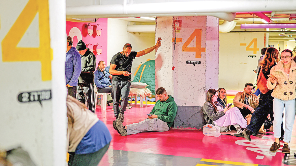 মাটির নিচে বন্দিদশায় ইসরায়েলিদের দিন