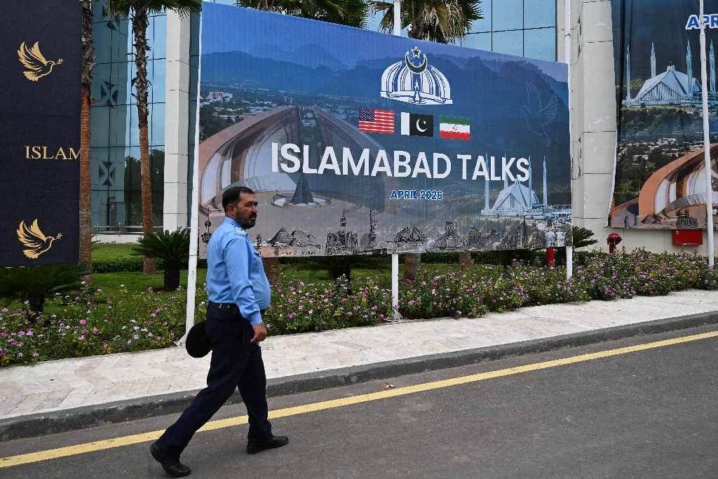 ইরানের সঙ্গে সরাসরি বৈঠকের কথা নিশ্চিত করল হোয়াইট হাউস