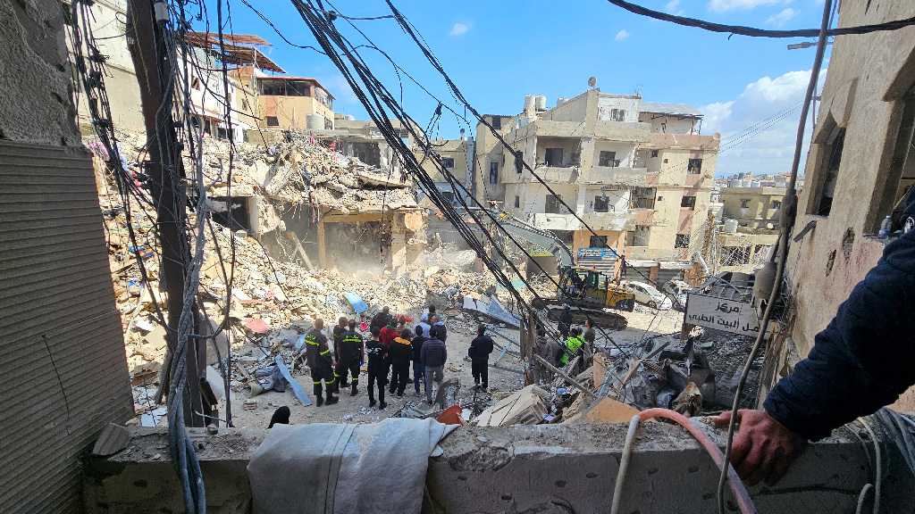 ‘রাস্তার বিড়ালগুলোও প্রাণভয়ে ছুটছিল’—লেবাননে ইসরায়েলের ভয়াবহ হামলা