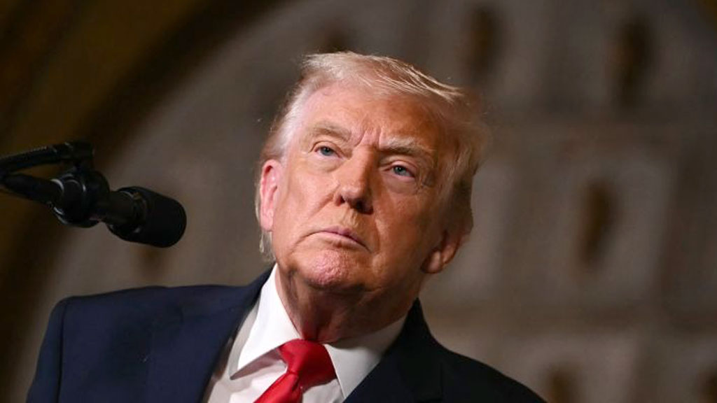 ২০২৫ সালে ট্রাম্প কয়টি দেশে বোমা হামলা চালিয়েছেন?