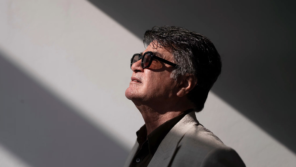 কারাদণ্ডের ঝুঁকি উপেক্ষা করে ইরানে ফিরলেন প্রখ্যাত চলচ্চিত্র নির্মাতা জাফর পানাহি