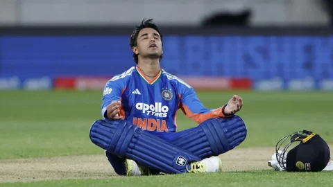 অভিষেকের বিস্ফোরক সেঞ্চুরি, নিউজিল্যান্ডকে দুমড়ে-মুচড়ে দিল ভারত