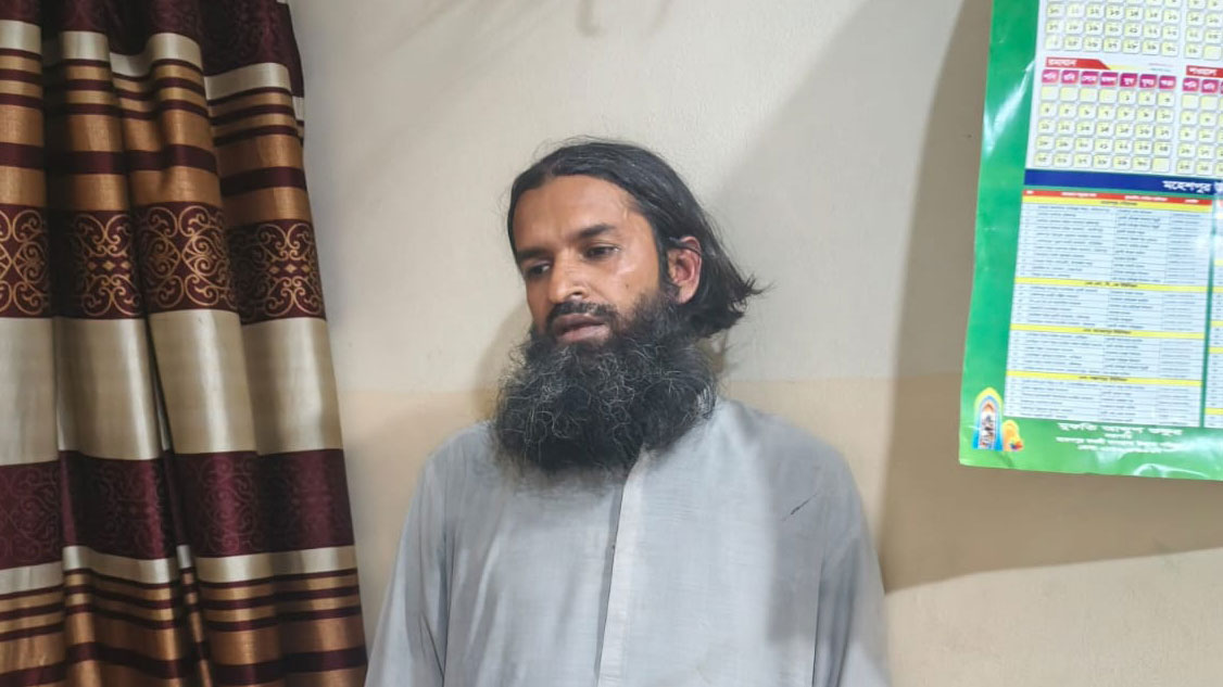 কোটচাঁদপুরে তিন মাদ্রাসাছাত্রকে ধর্ষণের অভিযোগে প্রধান শিক্ষক গ্রেপ্তার