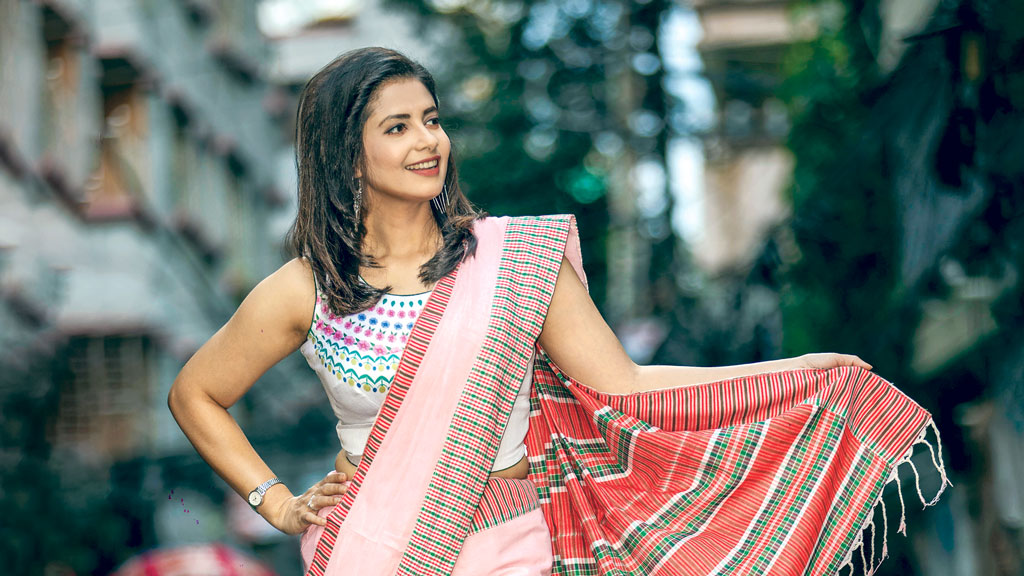 শরতের শাড়িতে থাকুক আরামের পরশ