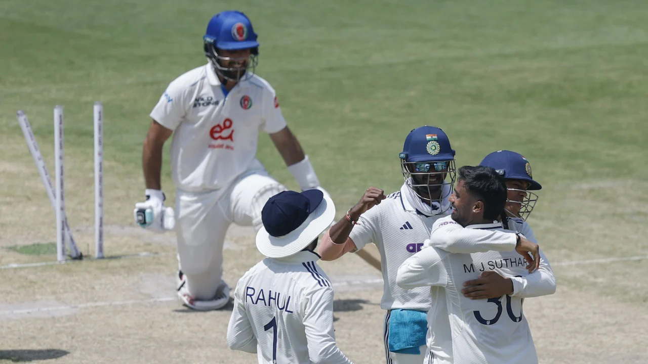 এবারও আফগানিস্তানকে দুমড়েমুচড়ে দিল ভারত