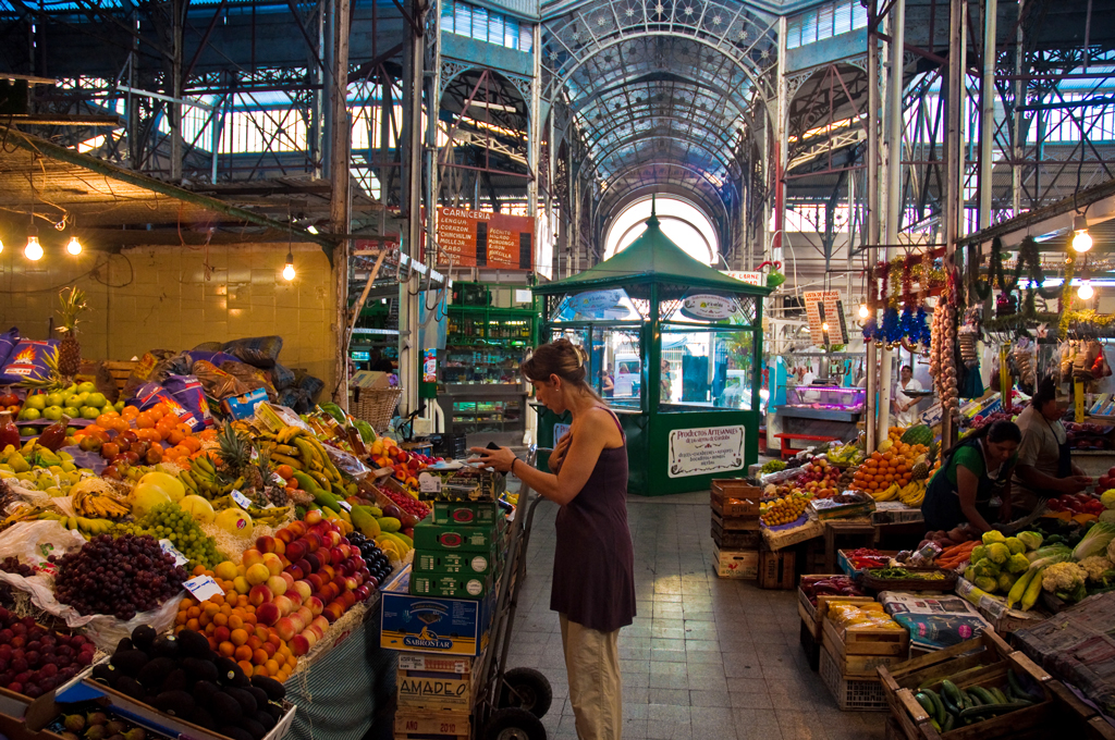 খাবার কিনতে ঋণ করতে হচ্ছে আর্জেন্টাইনদের