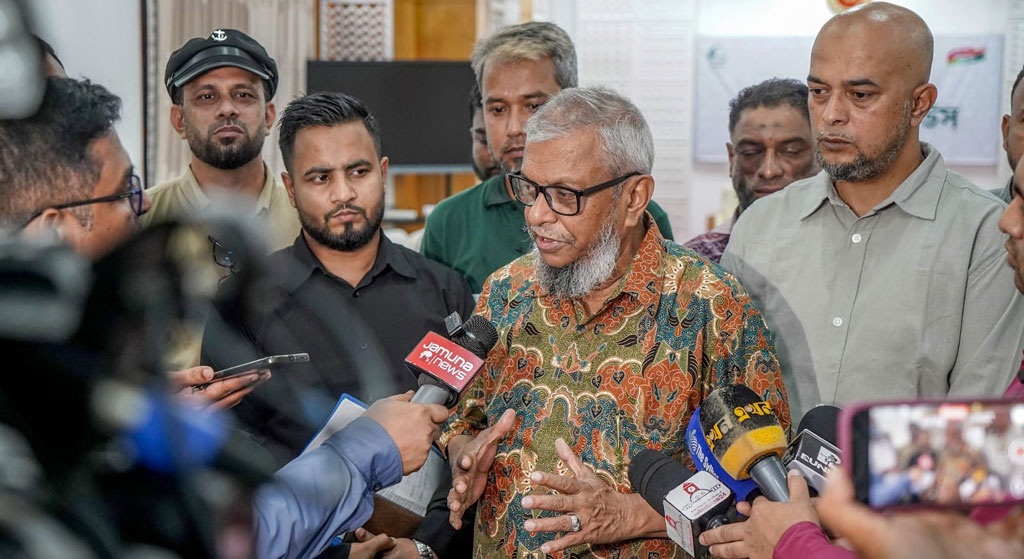 প্রবাসীদের স্বার্থে সরকার কূটনৈতিক চ্যানেলে সর্বোচ্চ প্রচেষ্টা চালাচ্ছে: প্রবাসীকল্যাণমন্ত্রী